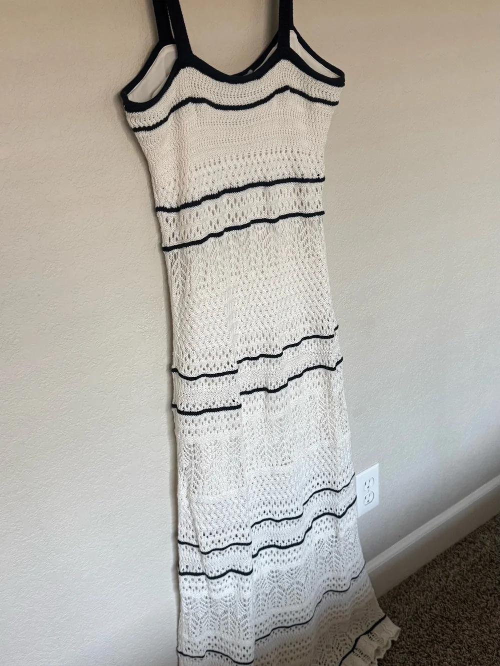 Abercrombie & Fitch White Crochet Maxi Dress with Black Trim EUC